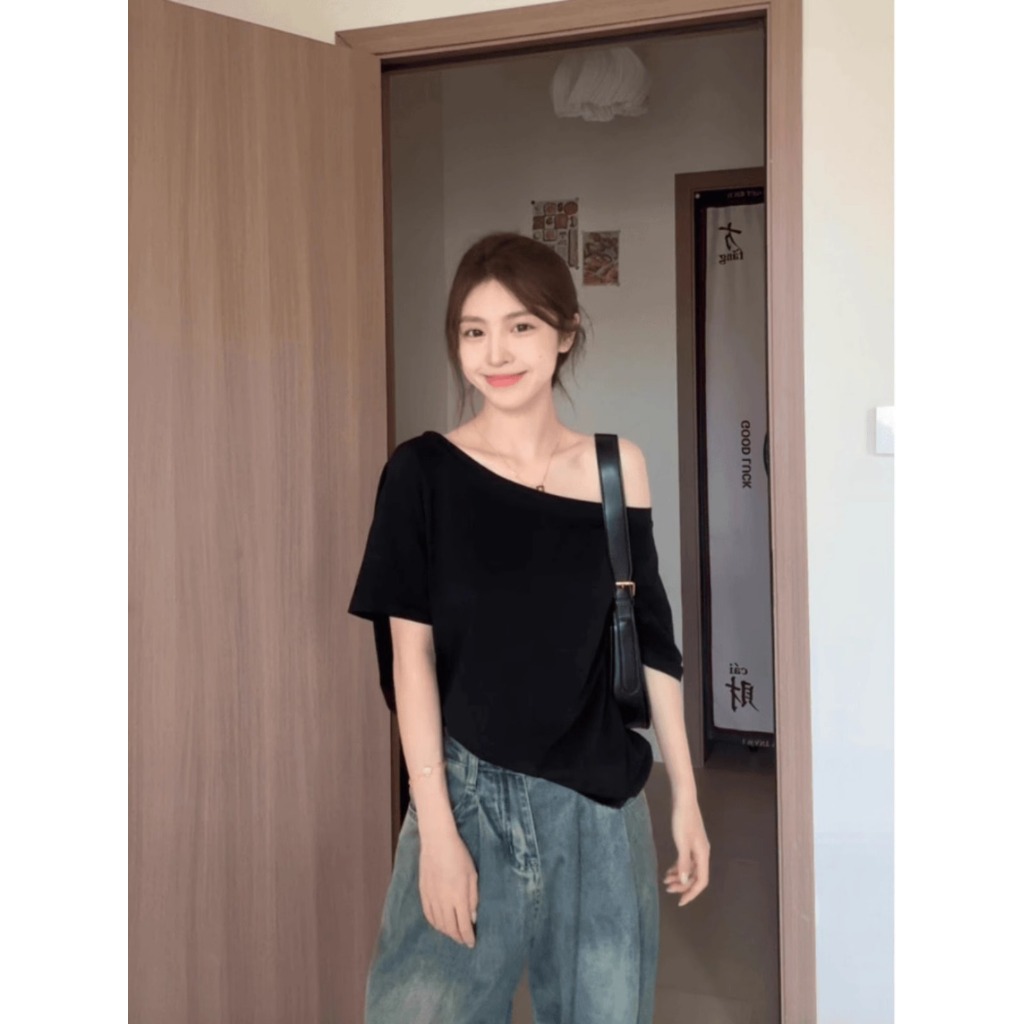 เสื้อยืดผู้หญิงคอปาดโอเวอร์ไซส์ สไตล์เรโทร แฟชั่นเกาหลี ใส่สบาย