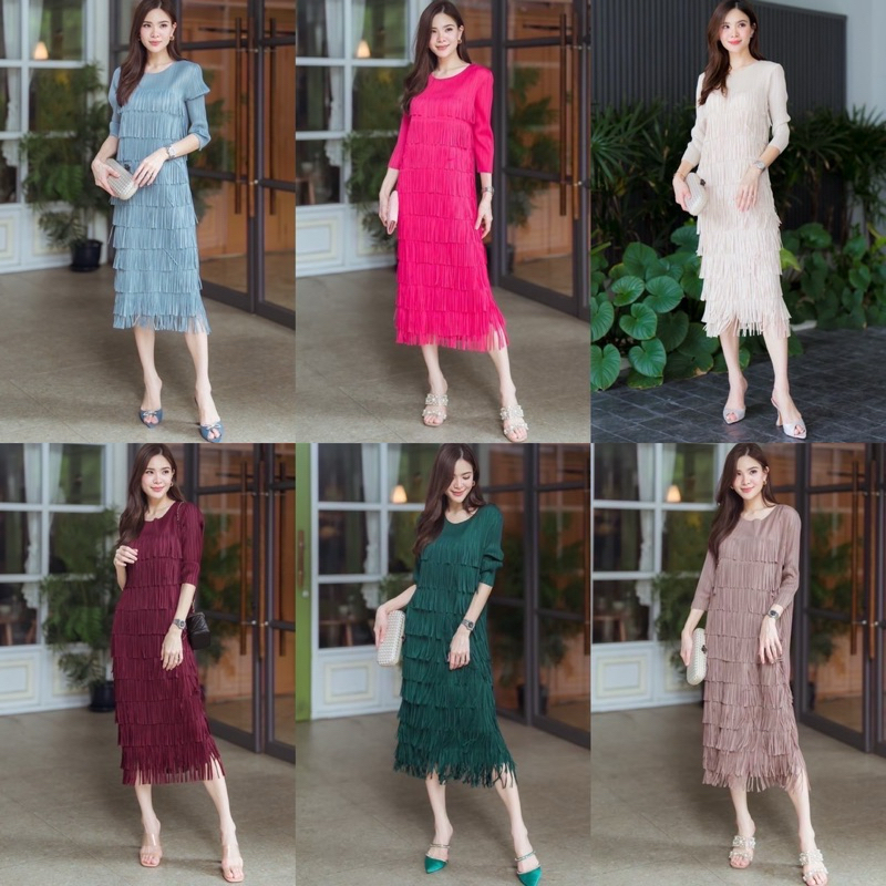 เดรสอัดพลีทคอกลม แขนยาวเล่นระดับชายพู่ถึง 7ชั้นได้อย่างลงตัว
