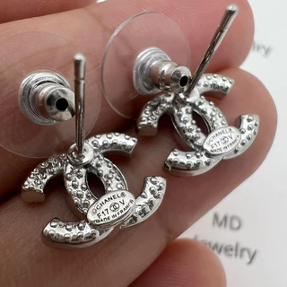 พร้อมส่ง ต่างหูฝังเพชรติดหูน่ารักเรียบๆงานคุณภาพ รุ่นคลาสสิค ขนาด 1.3 ก้านเงิน925 ไม่แพ้ ไม่ค้น เป็นมิตรต่อ