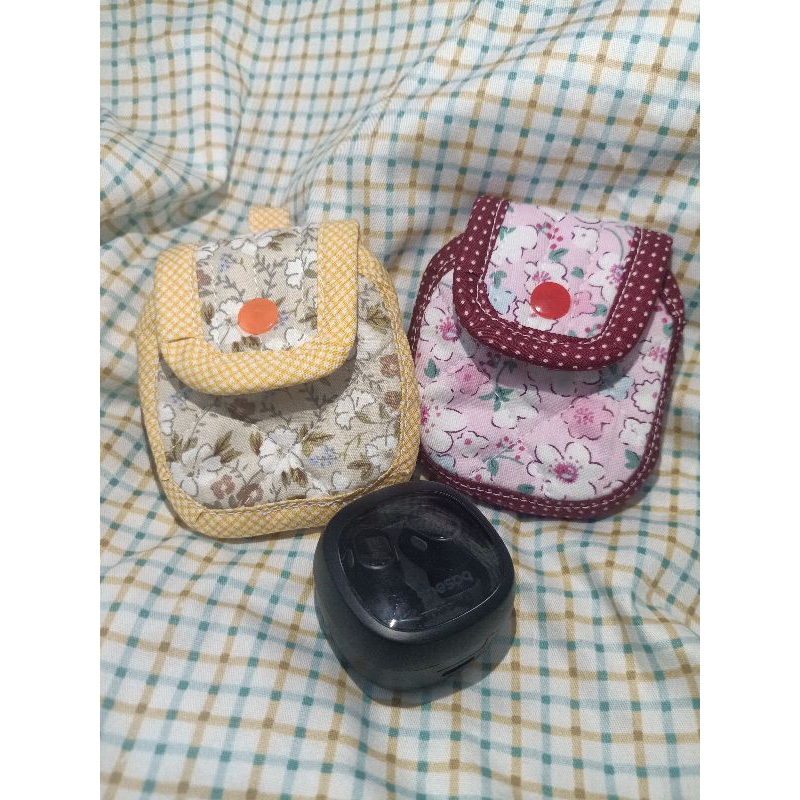 กระเป๋าใส่ airport ใส่หูฟัง