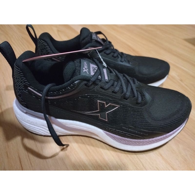 รองเท้าวิ่งผู้หญิง Xtep ของใหม่