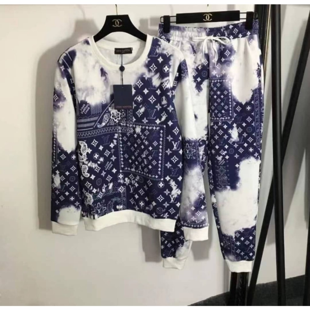 พร้อมส่ง ชุดเซ็ต2ชิ้น LV เสื้อแขนยาว กางเกงขายาว มีสีเขียว สีน้ำเงิน เสื้อกันหนาวสเวตเตอร์ sweater ผ้าคอตตอนเกล็ดปลา