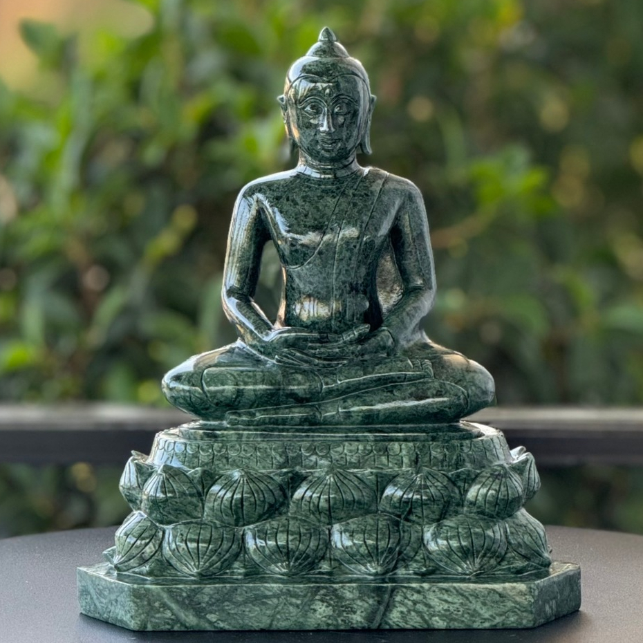 พระพุทธรูป แกะสลัก พระแก้วมรกต ปางสมาธิ หินเขียวอินเดีย หน้าตัก 5 นิ้ว พร้อมฐาน ดอกบัว สูงรวมฐาน 9 นิ้ว พระบูชา