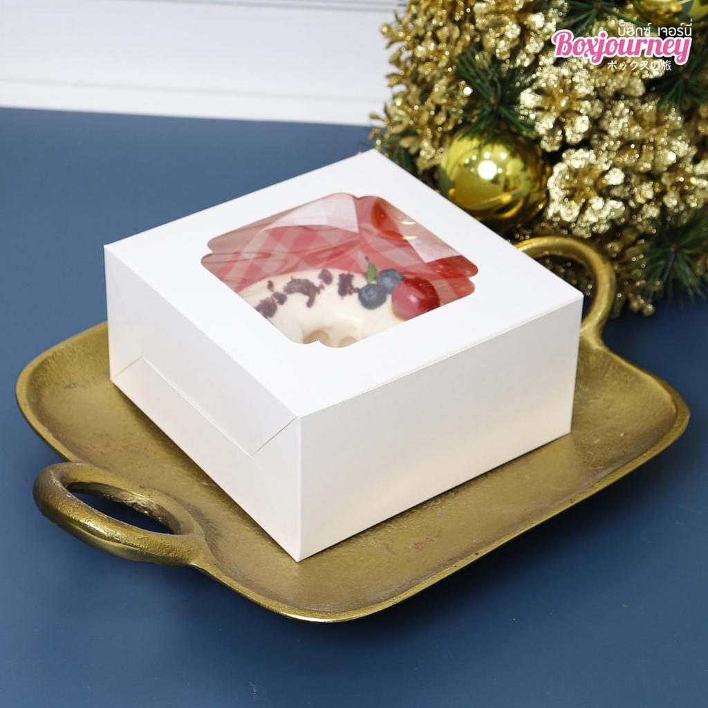 กล่องสแน็ค หน้าต่างกว้าง สีขาว (กล่องเค้กครึ่งปอนด์) 20ใบ No.0403048 15x15x7.5cm Snack Box whiter with Window 20pcs