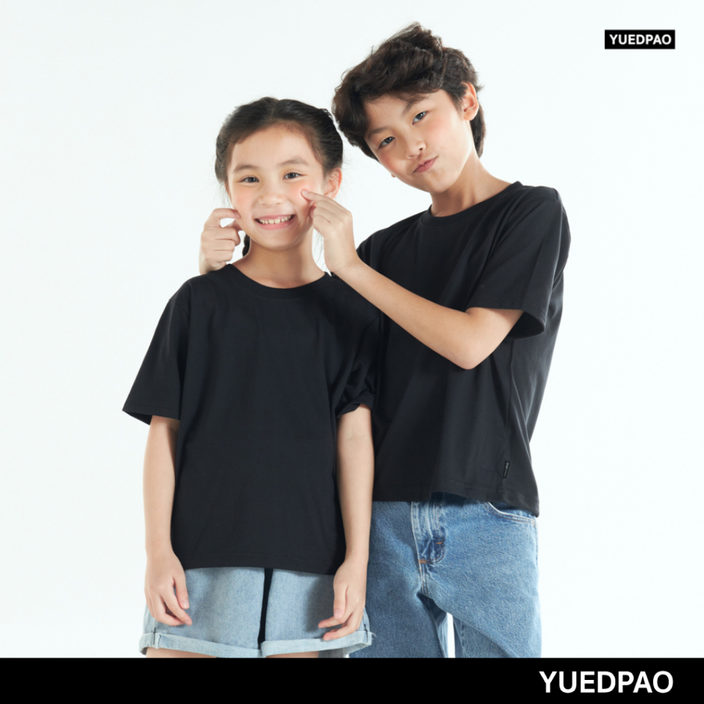 Yuedpao Kids เสื้อยืดเด็ก สีสดใส สไตล์มินิมอล ผ้านุ่ม สัมผัสเบาสบาย ไม่ย้วย ไม่หด ไม่ต้องรีด สี Black (NEW)