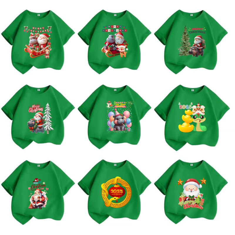 HOT 2025 เสื้อยืดเด็กพิมพ์ลายวันคริสต์มาส Merry Christmas เนื้อผ้าฝ้าย "สีเขียวเข้ม" Pattern 822-639
