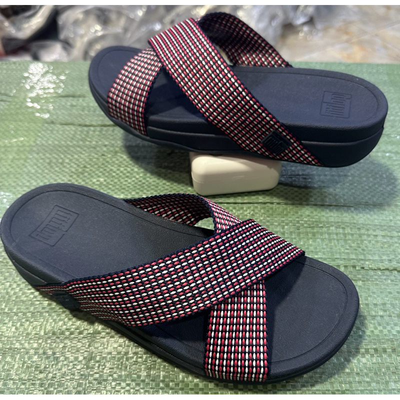 รองเท้าเเตะ fitflop สลิงรุ่นใหม่ สวย ใส่ได้ทั้ง หญิงและชายไซร้ 36----44