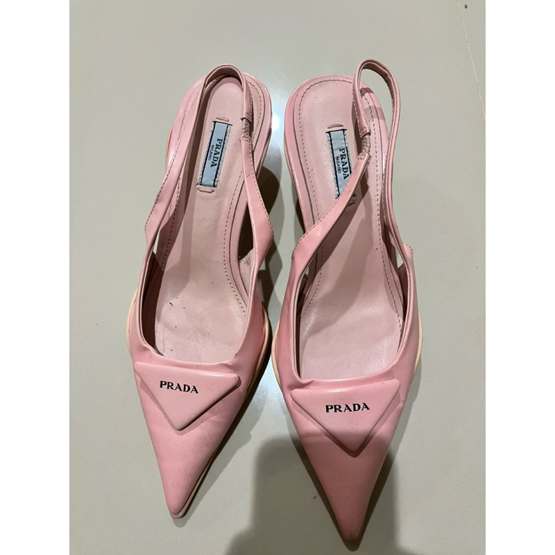 รองเท้า Prada ส้นสูงหัวแหลม สีชมพู