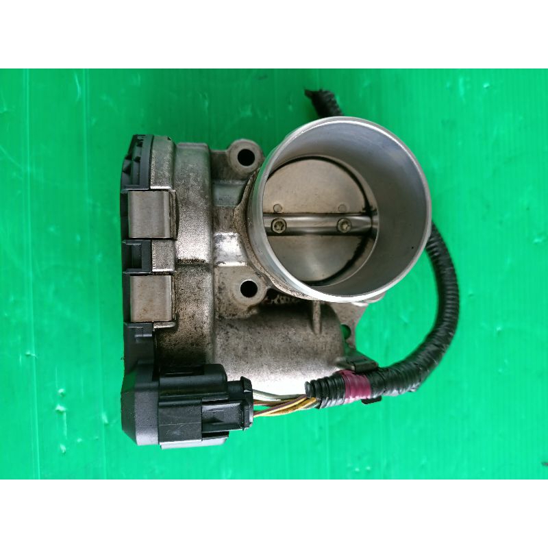 ปีกผีเสื้อ ford fiesta 1.5/1.6/ford focus 1.6 ของแท้มือสองญี่ปุ่นสินค้ามีรับประกัน