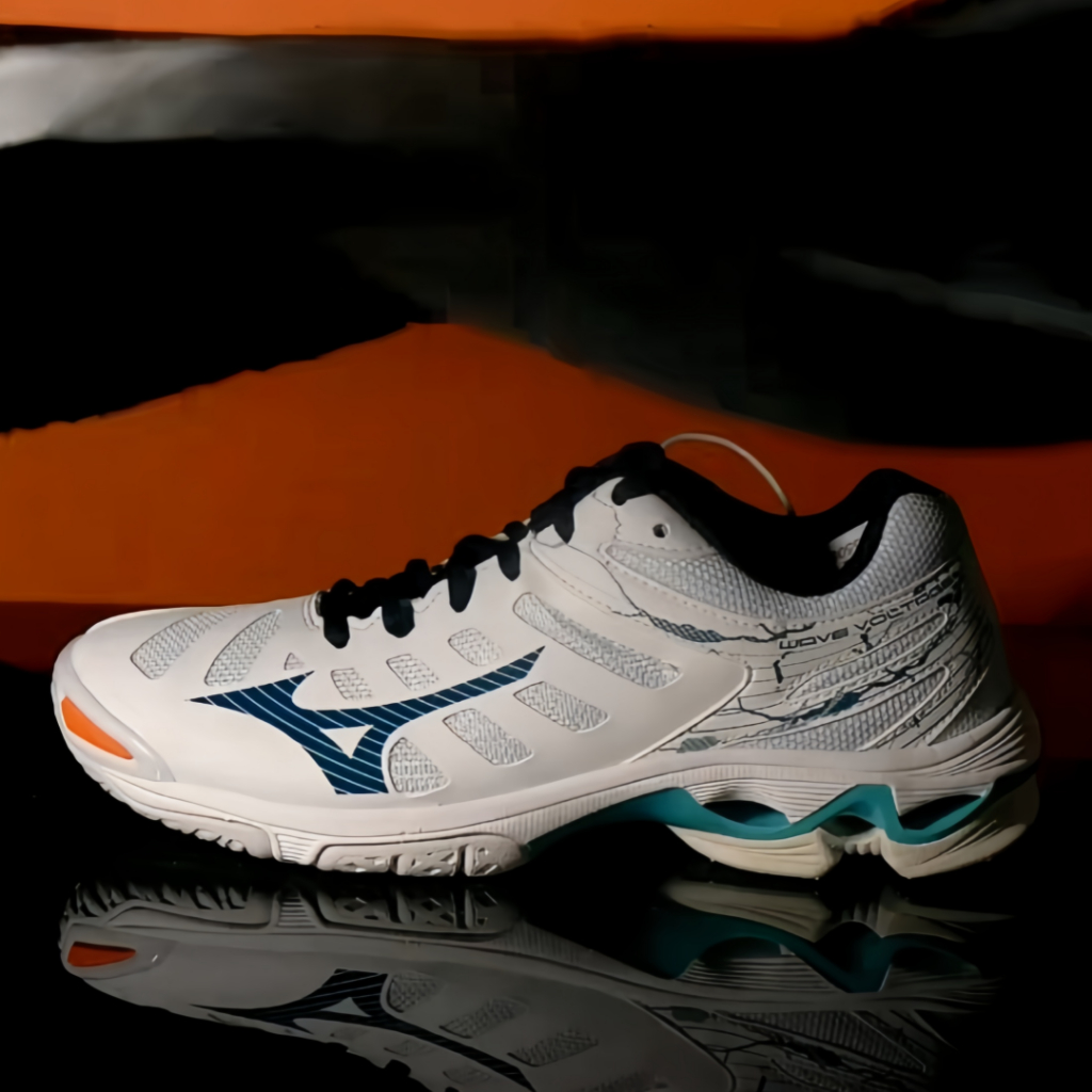 Mizuno Wave Voltage สีขาว ของแท้ 100 % รูปแบบ