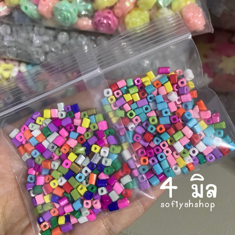 ลูกปัดเม็ดทราย ทรงลูกเต๋า ขนาด 4 มิล (ถุง 15 กรัม)