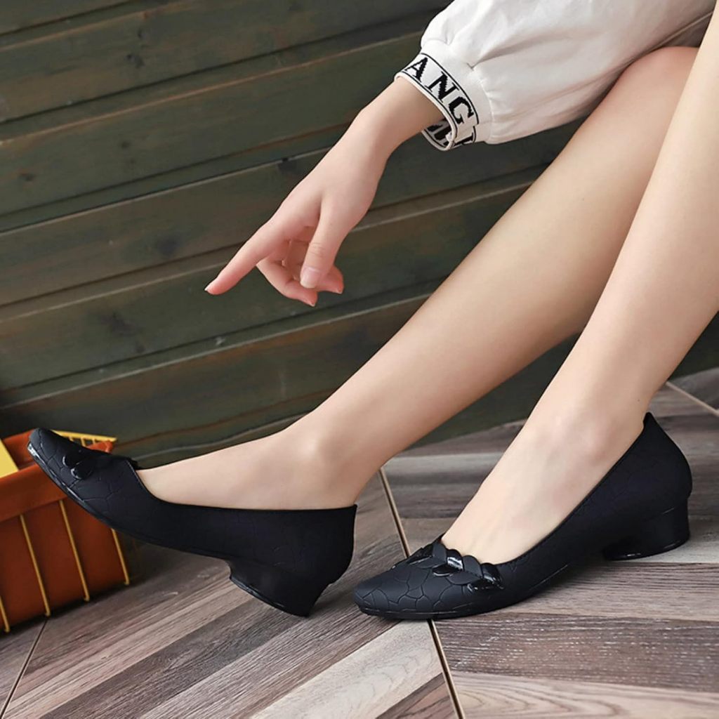 รองเท้าคัชชู รองเท้าผู้หญิง   มีหลาย3สีให้เลือก  รุ่น TX037