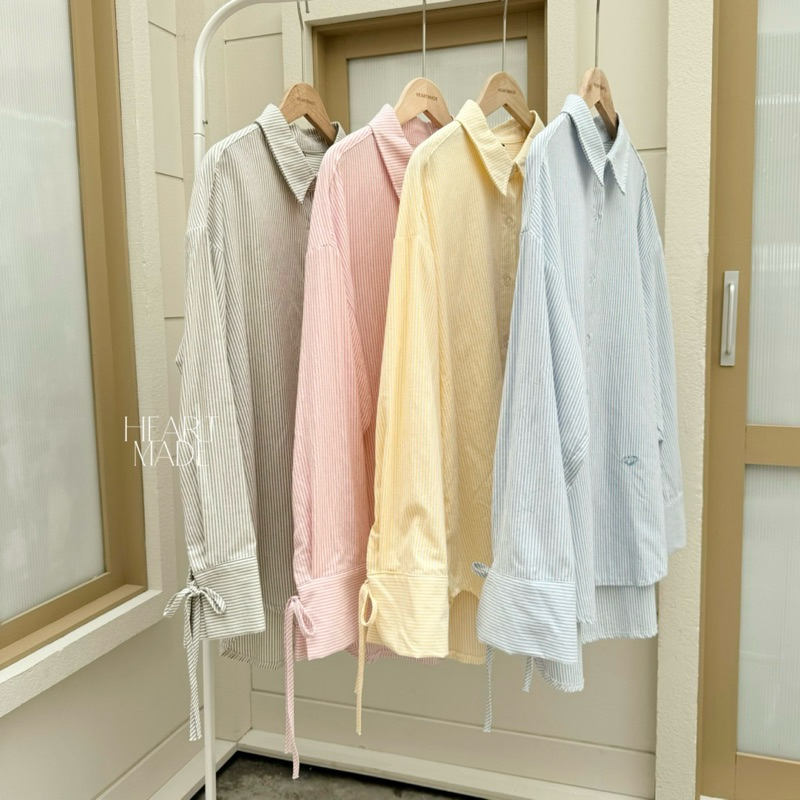 HEARTMADE—Lulu Shirt (เสื้อเชิ้ตผ้าคอตตอนเกาหลีลายทางริ้วเล็ก ดีเทลโบว์ปลายแขนกระดุมหน้ายาว)
