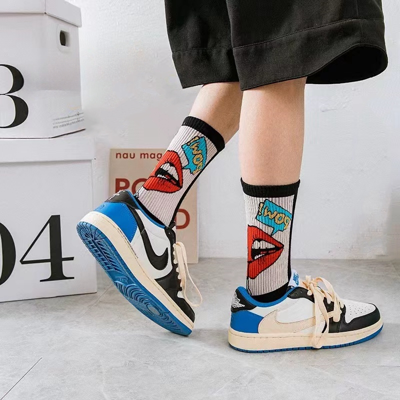 (ได้รับ 2-3 วัน) จัดส่งจากประเทศไทย~ถุงเท้ายาวน่องน่ารัก 5 คู่ถุงเท้าผ้าฝ้ายเหมาะสำหรับผู้ชายและผู้หญิง