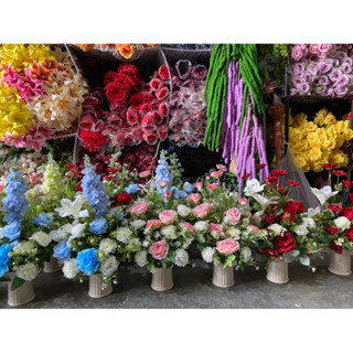 แจกันหน้าเดียวปักสำเร็จคละสี/ของตกแต่ง/งานแต่ง/ดอกไม้ปลอม