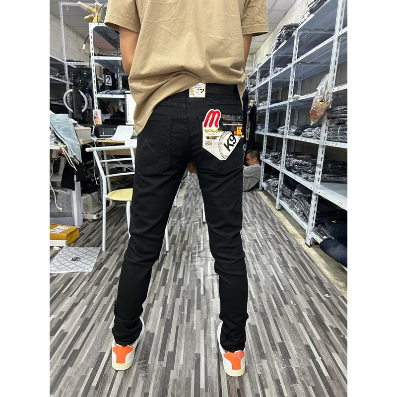 แป๊ะยีนส์ ชลบุรีรหัส628(ไซส์28-56)เดฟยืดสีดำงานกระดุม