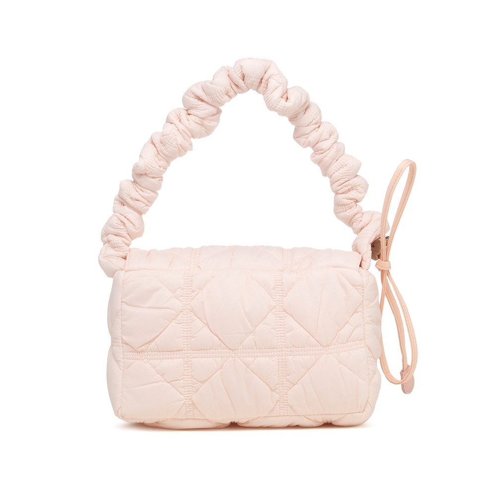 Carlyn Luke สี Peach