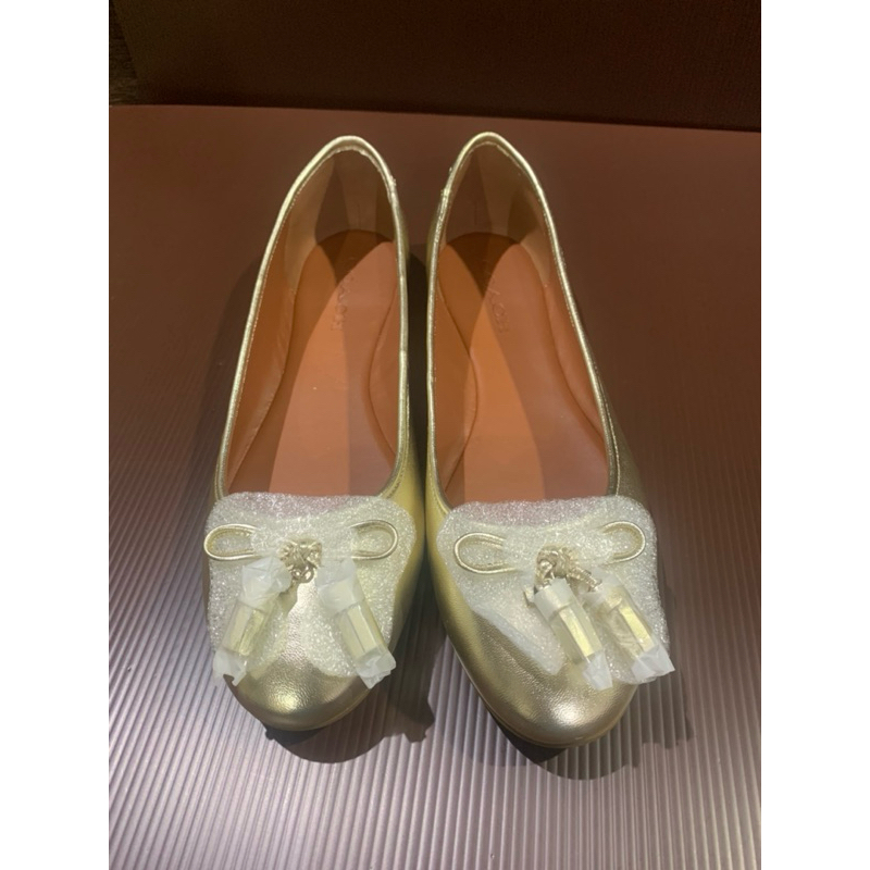 COACH ballerina flat shoe in gold size 11