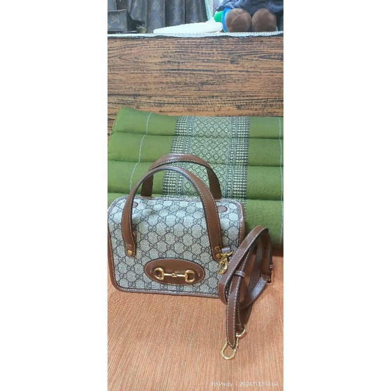 Gucci horsebit mini cross body bag used like new good condition good price