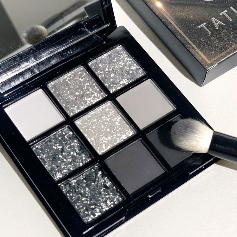 Tati Beauty Black Swan พาเลทอายแชโดว์สีเอิร์ธโทน 9 สี เนื้อโลหะ สีดำ กลิตเตอร์ Eye Shadow Pallet ติด