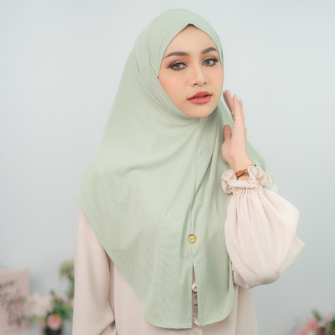 ผ้าคลุมมุสลิม ฮิญาบสวมสำเร็จ ผ่าหน้าทรงหน้าสั้นหลังยาว ผ้าร่องบางเบาใส่สบาย  HM84วาริสมุสลิม