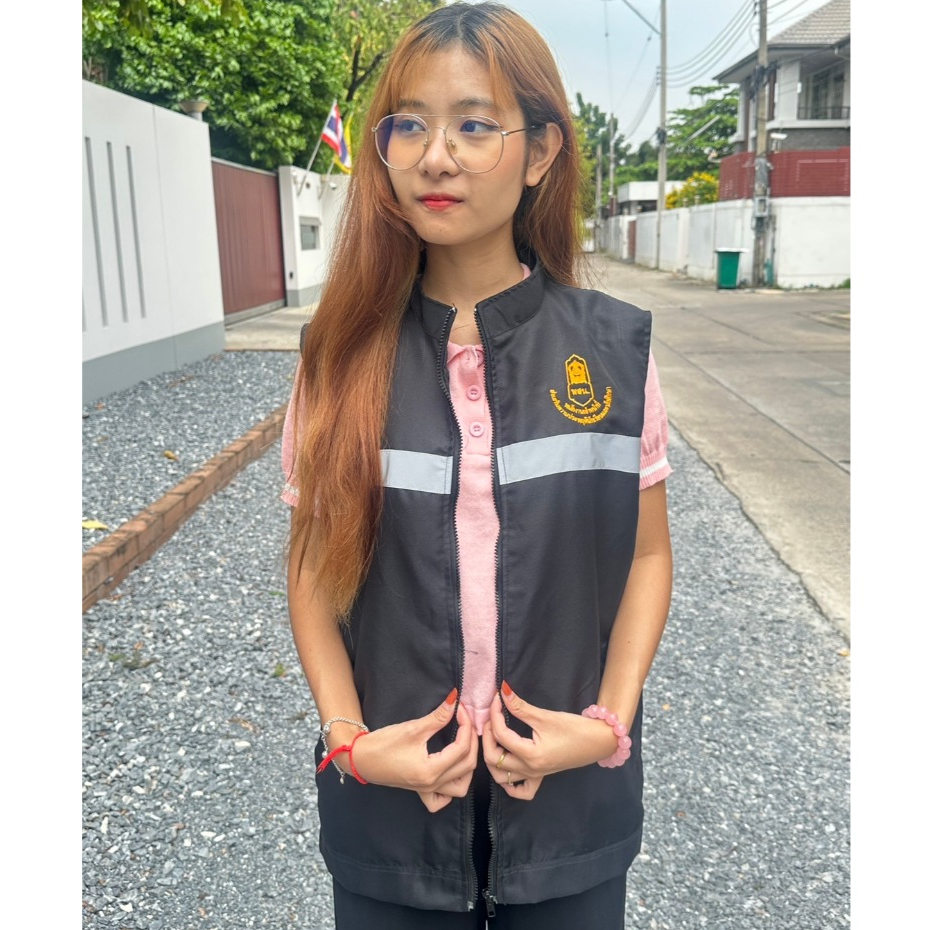 เสื้อกั๊ก พสน กระทรวงศึกษาธิการ