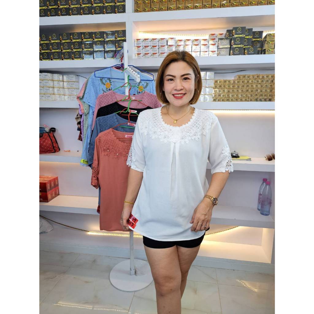 BB24///B9339เสื้อคอกลมซีทรูแขนลูกไม้ ผ้าไหมเกาหลี ฟรีไซ42-46นิ้ว ยาว26นิ้ว หน้าผ้า46นิ้ว ราคา209บาท