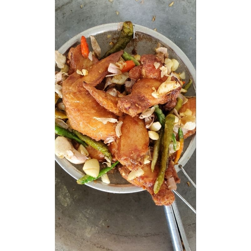 แหนมมปีกไก่ซื้อ1เเถม1อร่อยเปรี้ยวกำลังดี