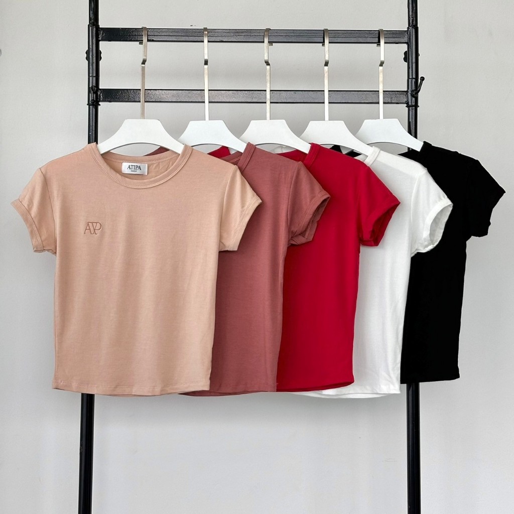 Atiapshop - DISHU RAYON TOP เสื้อยืด แขนสั้น คอกลม ปักโลโก้