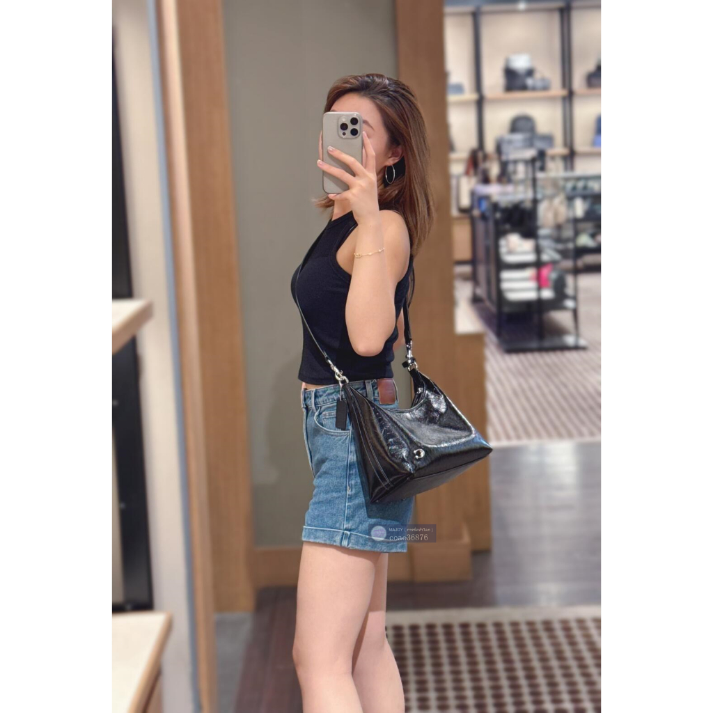 แท้💯% outlet Juliet 30 ปิดซิป สายสะพายไหล่ปรับระดับได้ กระเป๋าสะพายไหล่ขนาดใหญ่ของผู้หญิงหนังวัวเคลือบเงากระเป๋าถือสีทึบ