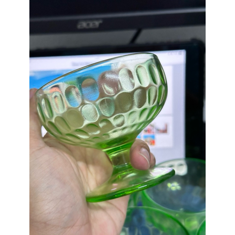 uranium glass แก้วยูเรเนียม