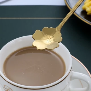 ช้อนส้อมกาแฟ สีเงิน สีทอง ลวดลายสวย ดีไซส์ด้ามจับ อย่างดี ช้อนสามารถใช้คนกาแฟ ตักขนมหวาน