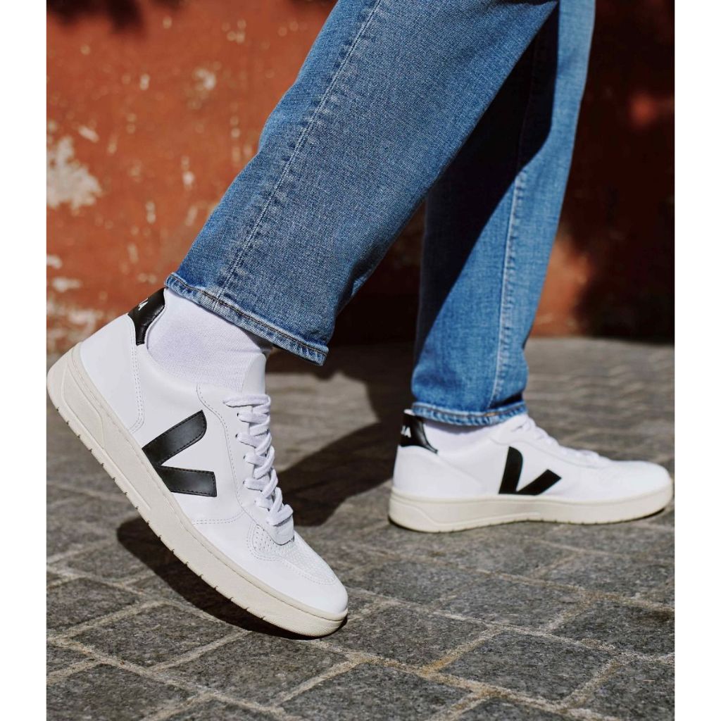 รองเท้าผ้าใบ Veja รุ่น V-10 LEATHER WHITE BLACK (Men/Women) - VX0200005