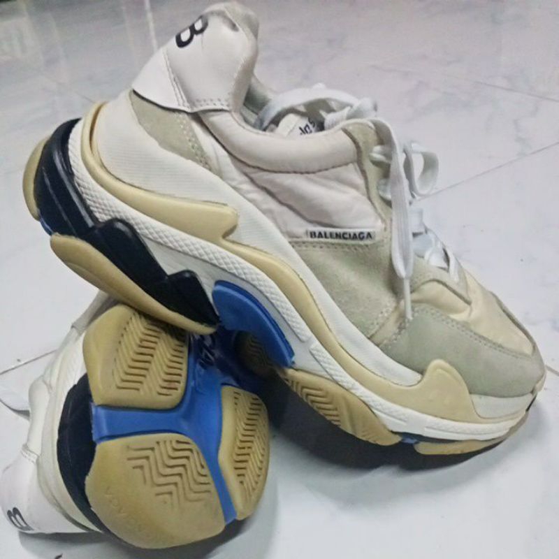 รองเท้า Balenciaga Triple S