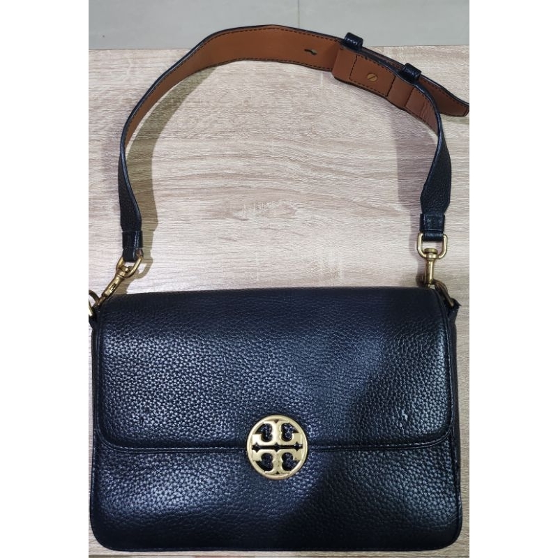 กระเป๋าสะพายขึ้นไหล่สีดำ Tory Burch มือสอง ของแท้ สภาพตามรูป ขอรูป/วิดีโอเพิ่มเติมได้