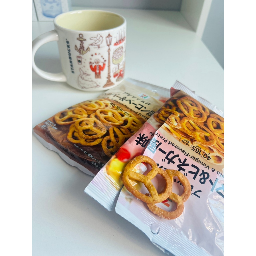 pretzel เพรทเซลอบกรอบ อร่อยมากจาก7-11ญี่ปุ่น มีให้เลือก 2 รสชาติ เป็นกับแกล้มที่ดีมาก นำเข้าจากญี่ปุ่น พร้อมส่งจากไทย