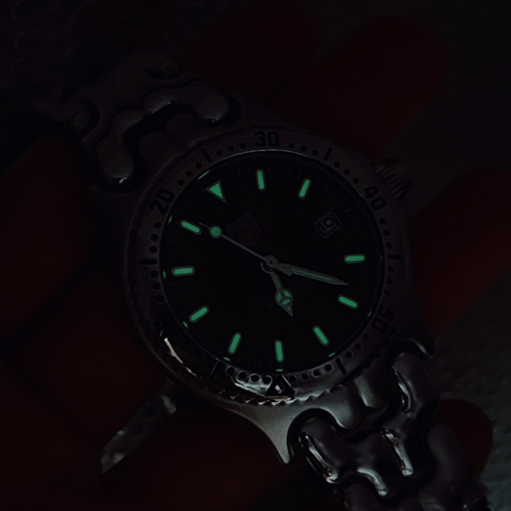 ของเข้าแล้วนะคะ แทคก้างปลา งานพรีเมียม มีวันที่ งานสวย งานเหมือน 1:1 พร้อมกล่องเซ็ตหนังกระเป๋าซิป ตามรูปหน้าปก