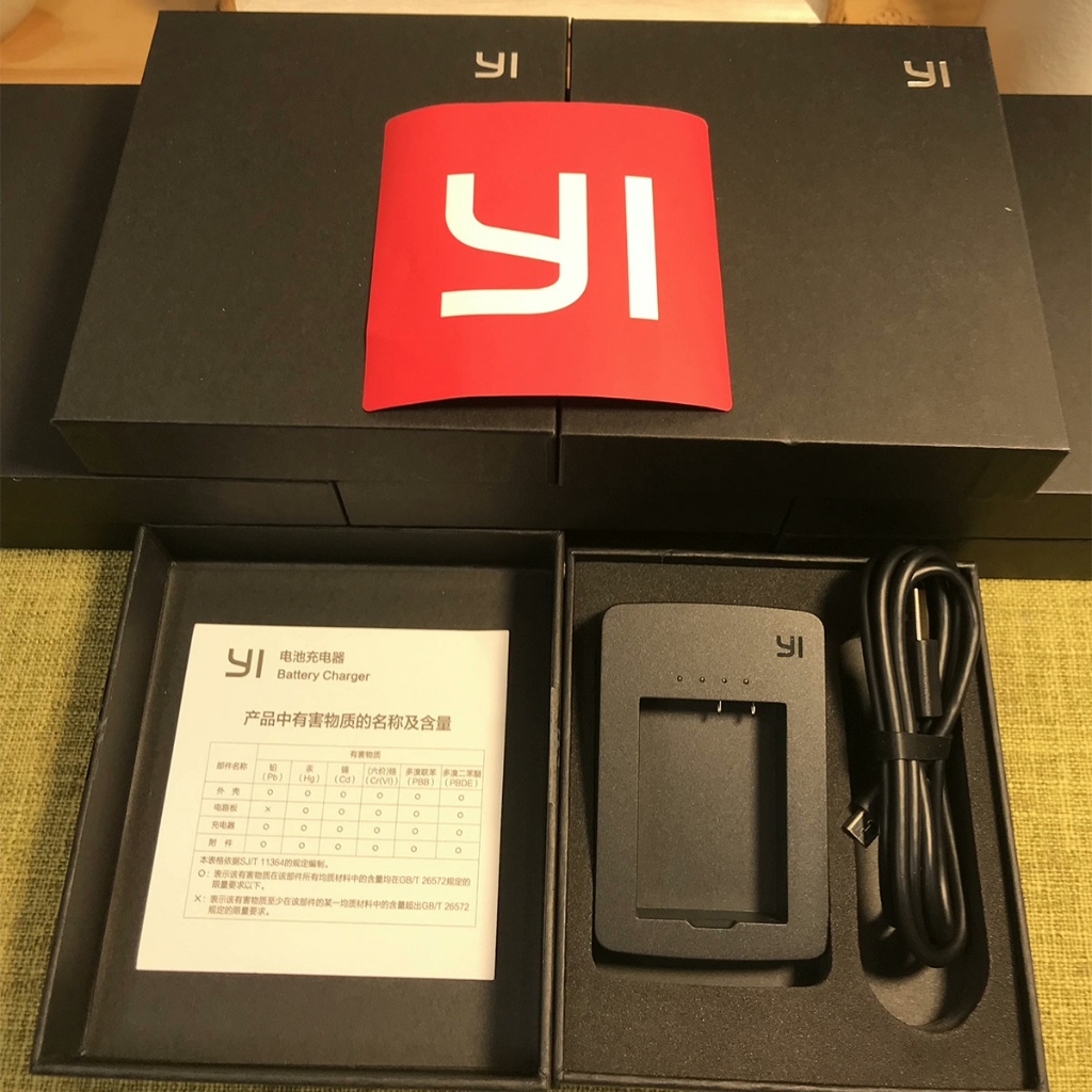 แท่นชาร์จแบตเตอรี่ yi M1 กล้องมิเรอร์เลส + เครื่องชาร์จ