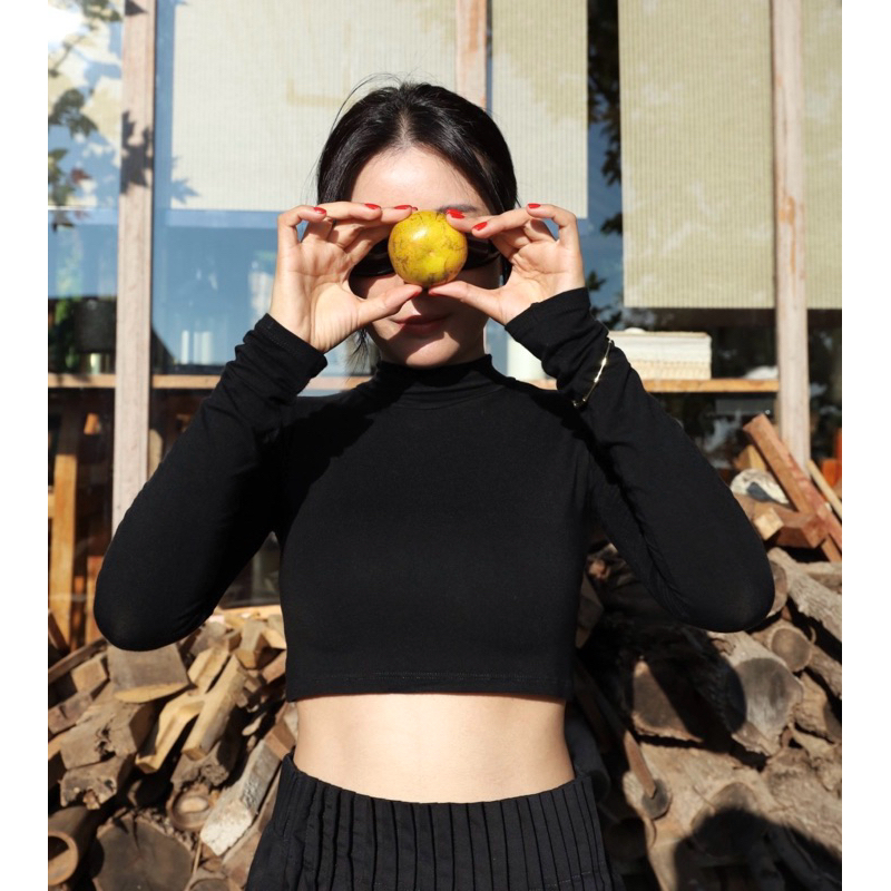 AVA. CROP-TOP เสื้อครอปผ้าเรยอน ใส่คู่กับกระโปรงของทางร้านคือถูกต้องมาก