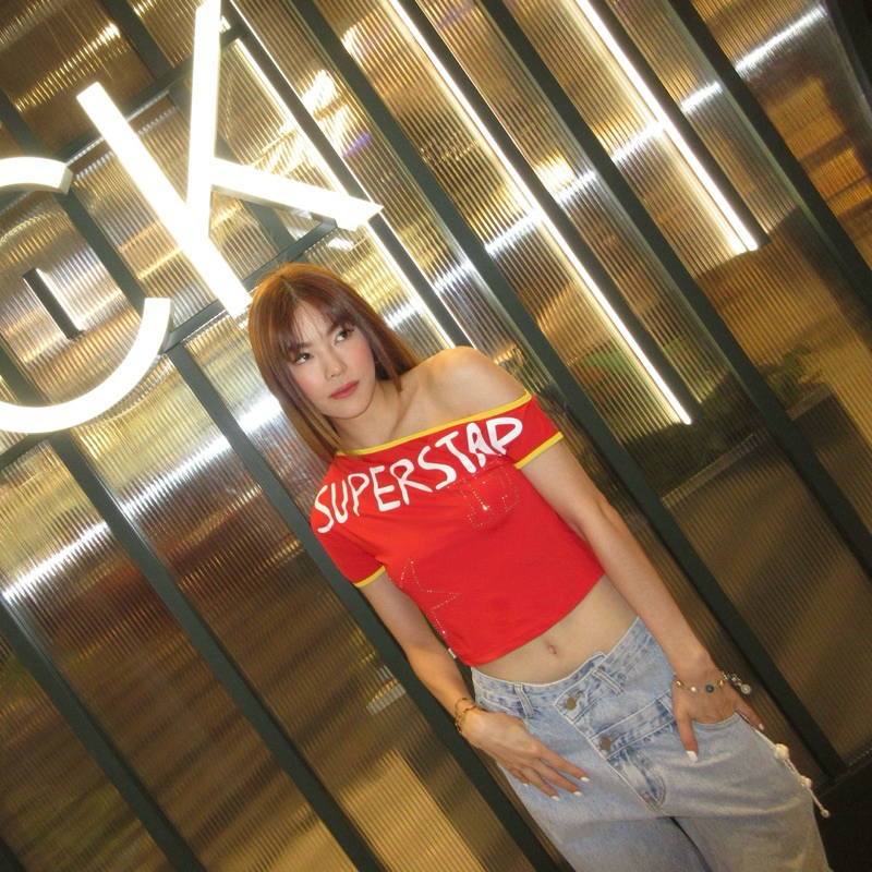 Star Top เสื้อปาดไหล่ตัดขอบ