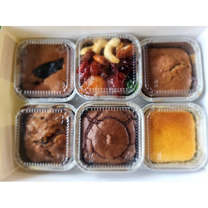 set มินิเค้ก 6 ชนิด ( เค้กแครอท|ฟรุตเค้ก|บัตเตอร์เค้ก|บราวนี่|เค้กกล้วยหอม|เค้กลูกพรุน )