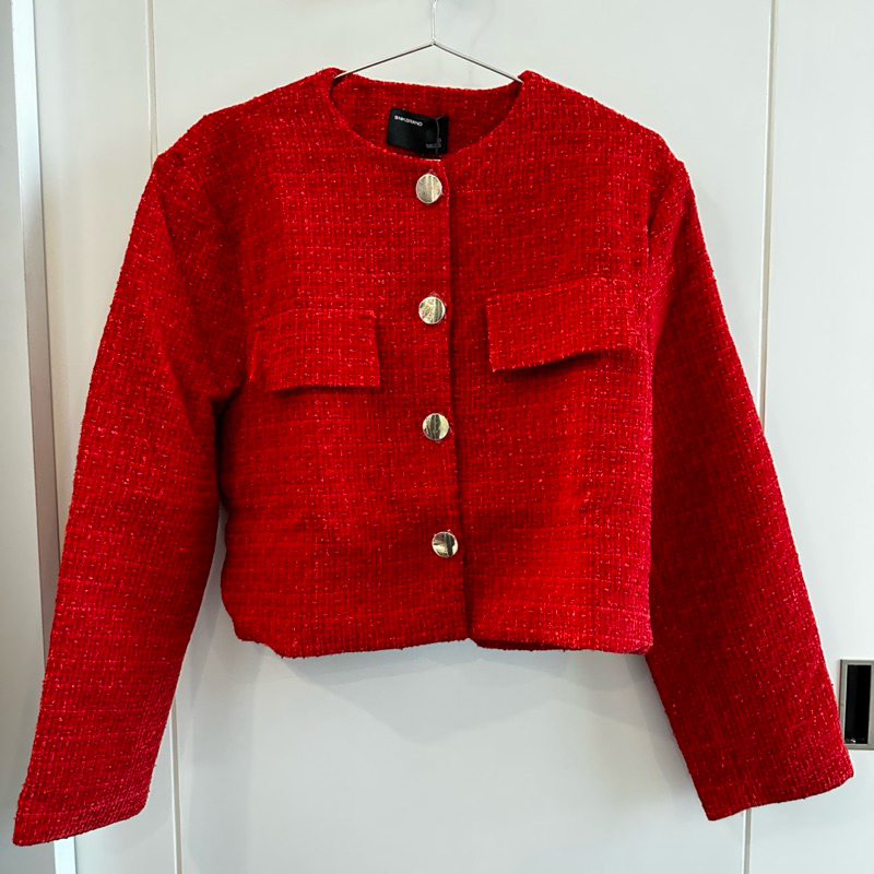 NEW IN PACK - BNK MILAN TWEED JACKET สี CHERRY เสื้อคลุมผ้าทวีต แต่งดีเทลกระเป๋า มาพร้อมอะไหล่กระดุม