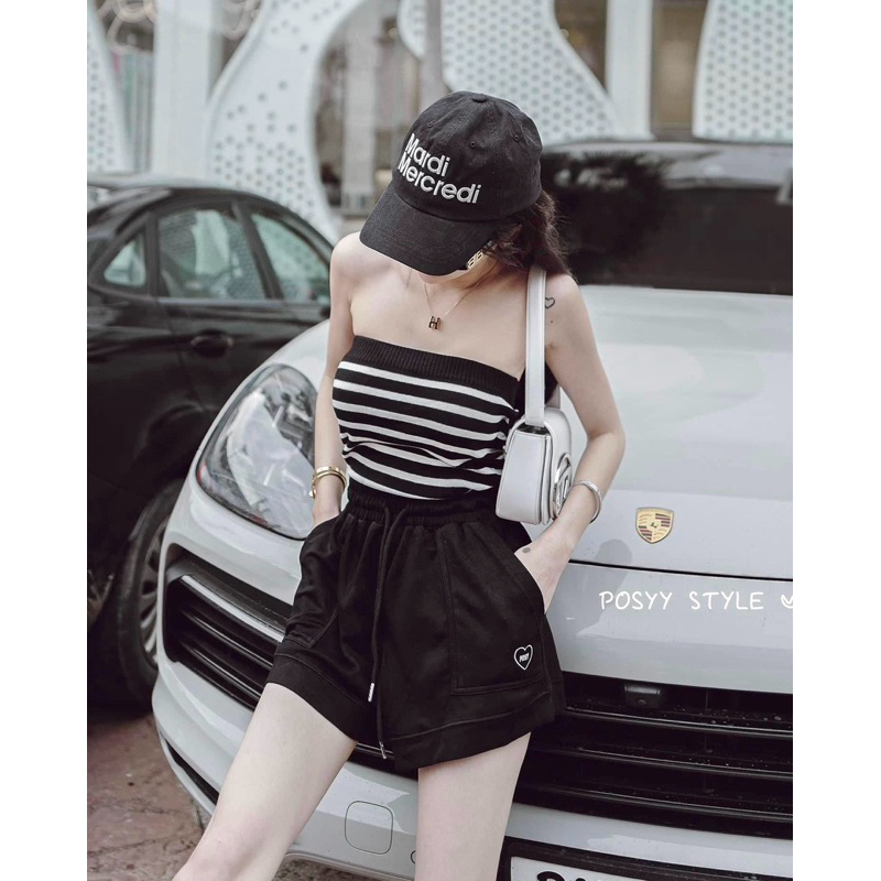 Posyy style งานตามหา มือ 2 ใส่ครั้งเดียว ทั้งชุด - Set เสื้อเกาะอกไหมพรม + กางเกงวอร์มขาสั้น