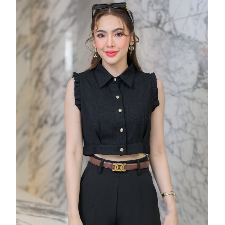 เสื้อครอปปกเชิ้ตแขนกุดระบายรอบแขนจั้มเอวจีบทวิสหน้า-หลัง