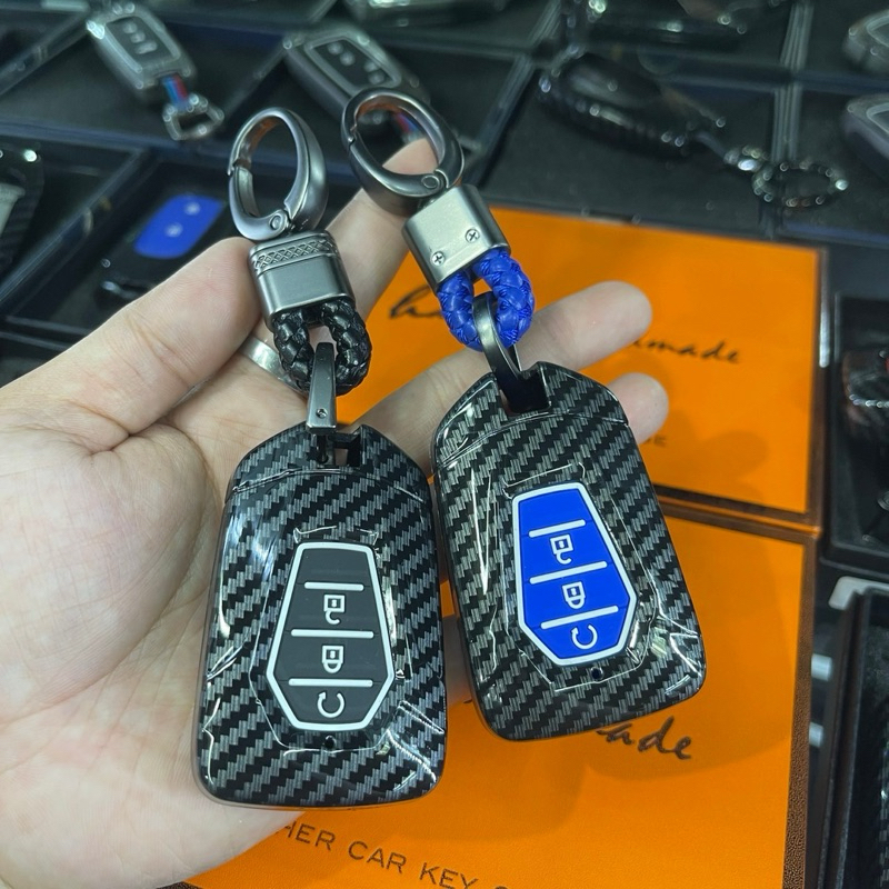 Carbon Key Case  For ISUZU เคสเคฟล่า  (พร้อมพวงกุญแจ)  ตรงรุ่น Dmax1.9/X-series/Mu-x ปี2020-2023 รหัสสินค้า IS-4