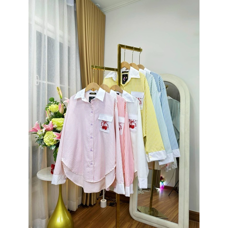 เสื้อเชิ้ตลายริ้ว Over size 👚 (ผ้าบับเบิ้ล) ติดกระดุมตามสีเสื้อ 🍒