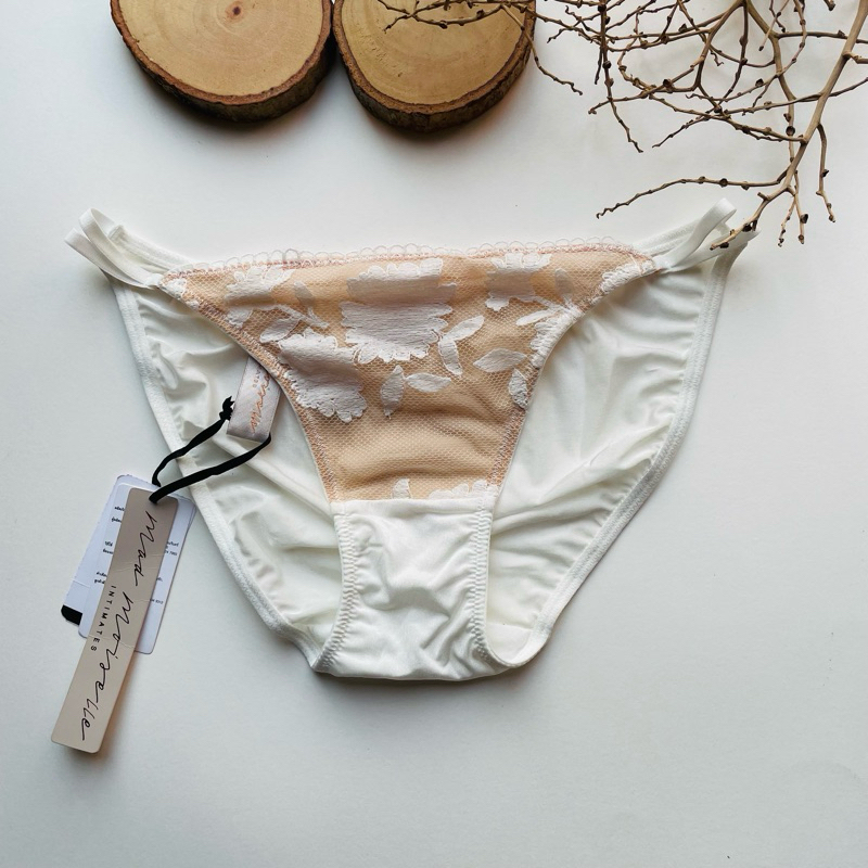 Sabina(ซาบีน่า)แท้100% ของใหม่มือ1 กางเกงชั้นในรุ่นWS ผ้าลื่นๆใส่สบายออกแบบมาสวยงาม S=24