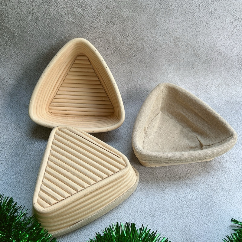Banneton proofing basket triangle shape 16x16x6 cm