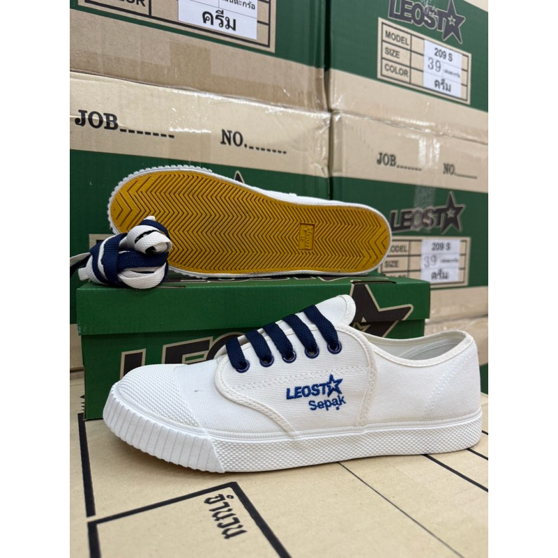 รองเท้า ตะกร้อ takraw shoes Limited ไซส์ 38-44 พร้อมจัดส่ง