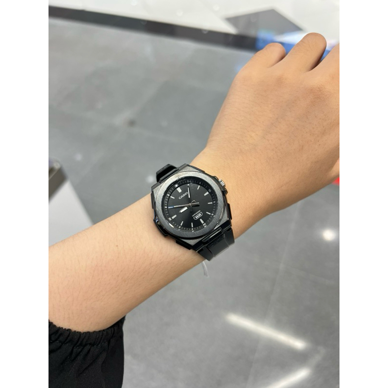 Lwa-300h นาฬิกาผู้หญิง ( สินค้าแท้100% )